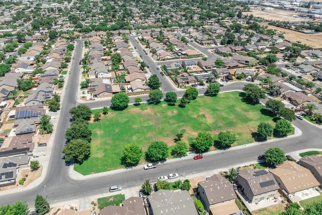 2452 S Holloway Avenue, Fresno, CA 93725