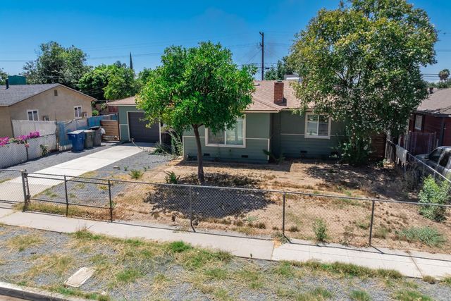 2452 S Holloway Avenue, Fresno, CA 93725