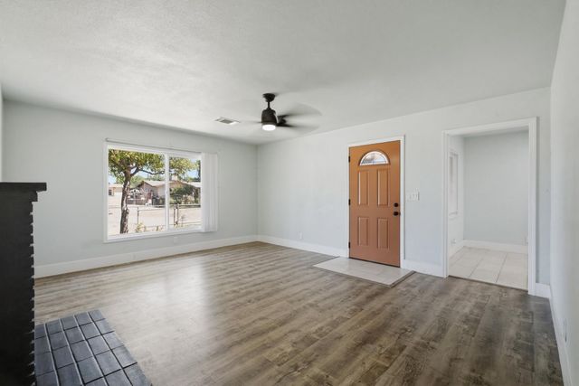 2452 S Holloway Avenue, Fresno, CA 93725