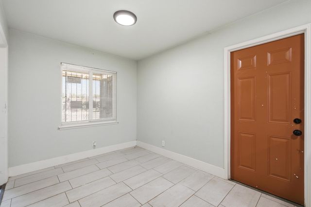 2452 S Holloway Avenue, Fresno, CA 93725