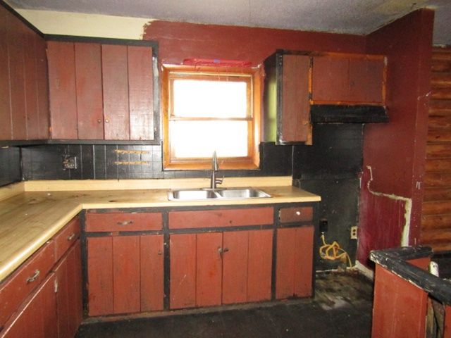 2625 Poinsettia Dr, White Oak, PA 15131
