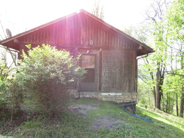 2625 Poinsettia Dr, White Oak, PA 15131