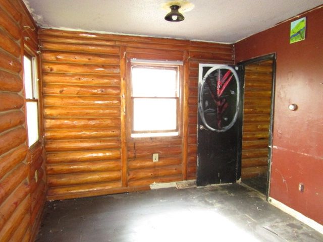2625 Poinsettia Dr, White Oak, PA 15131