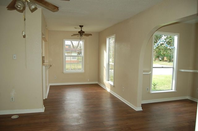 7304 Kinney Street, Houston, TX 77087
