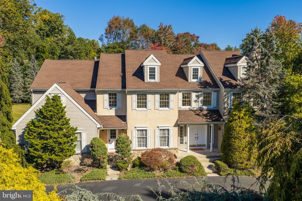724 MEADOWCREEK CIR, LOWER GWYNEDD, PA 19002 — exterior