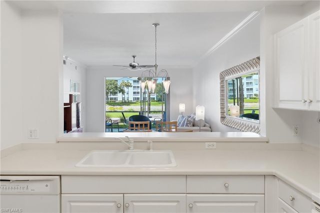 3976 Bishopwood CT E 3-102, Naples, FL 34114