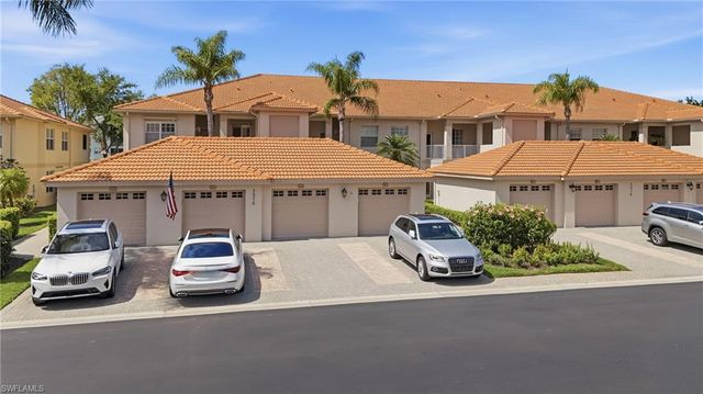 3976 Bishopwood CT E 3-102, Naples, FL 34114