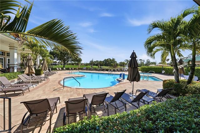 3976 Bishopwood CT E 3-102, Naples, FL 34114