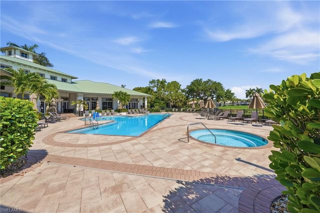 3976 Bishopwood CT E 3-102, Naples, FL 34114