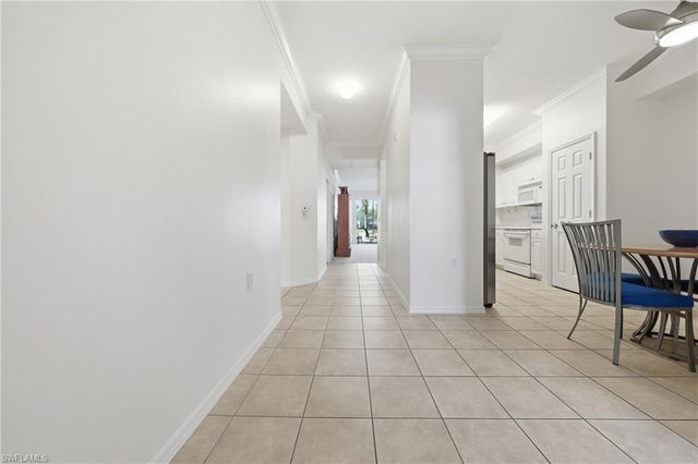 3976 Bishopwood CT E 3-102, Naples, FL 34114