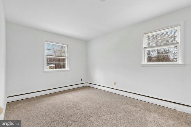 2130 HERBLEW RD, Warrington, PA 18976