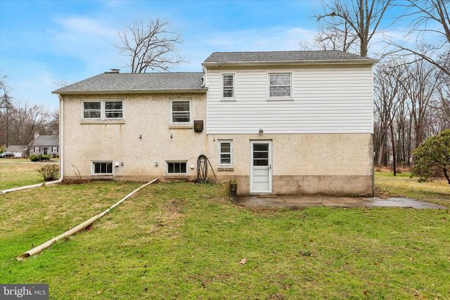 2130 HERBLEW RD, Warrington, PA 18976