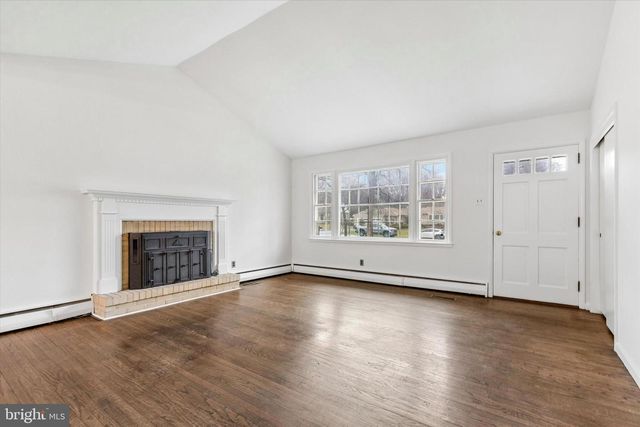 2130 HERBLEW RD, Warrington, PA 18976