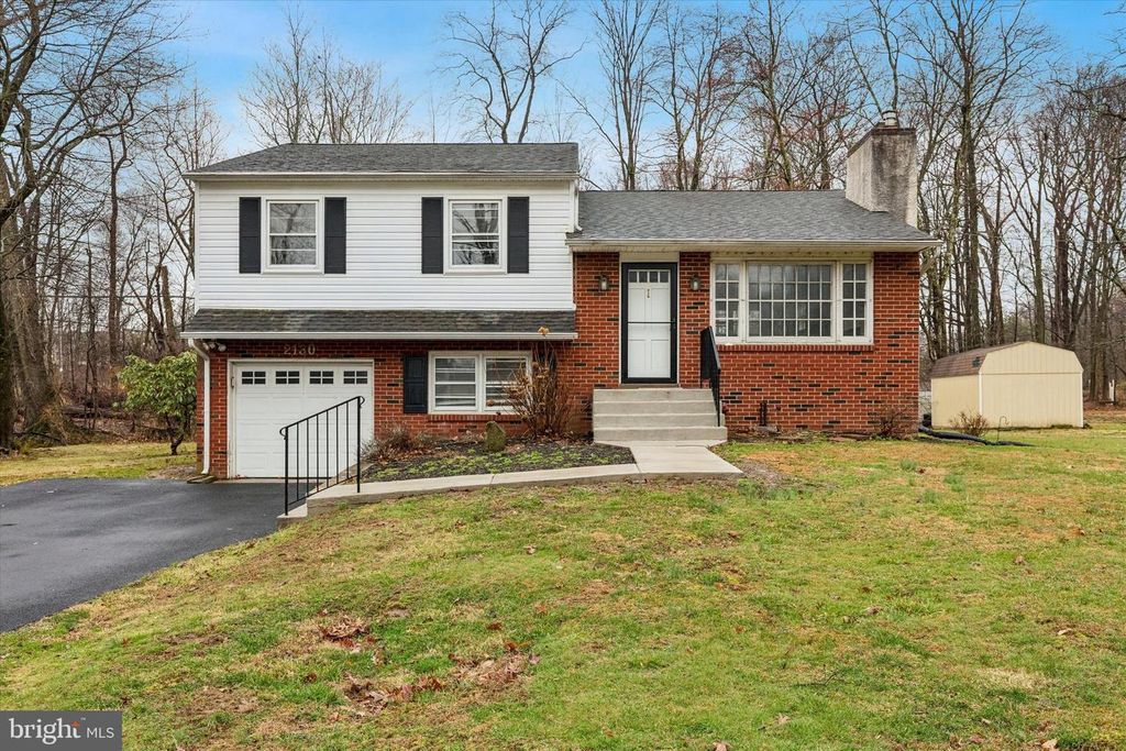 2130 HERBLEW RD, Warrington, PA 18976