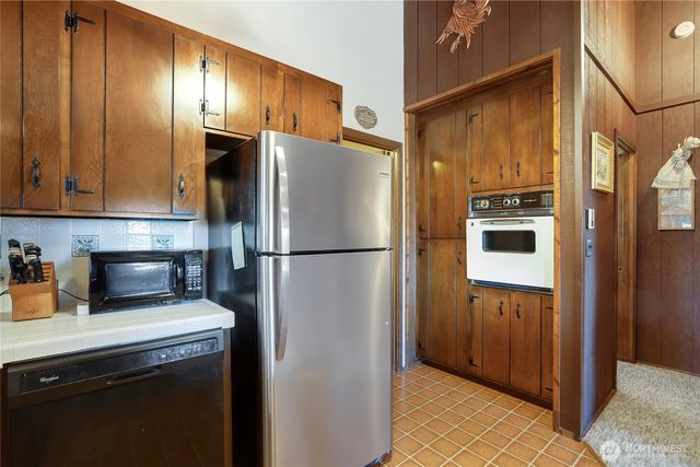 458 Klickitat Drive, La Conner, WA 98257