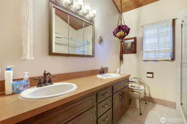 458 Klickitat Drive, La Conner, WA 98257