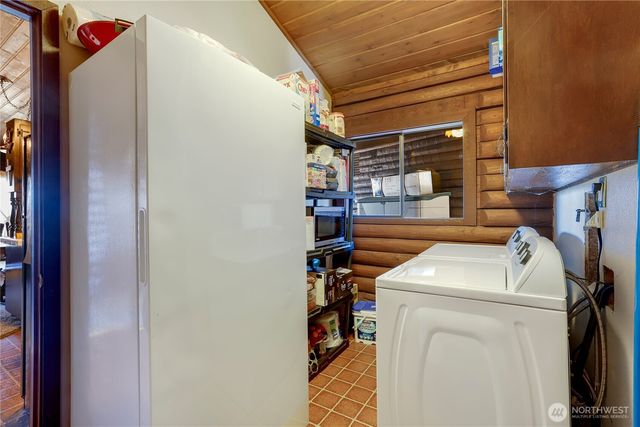 458 Klickitat Drive, La Conner, WA 98257