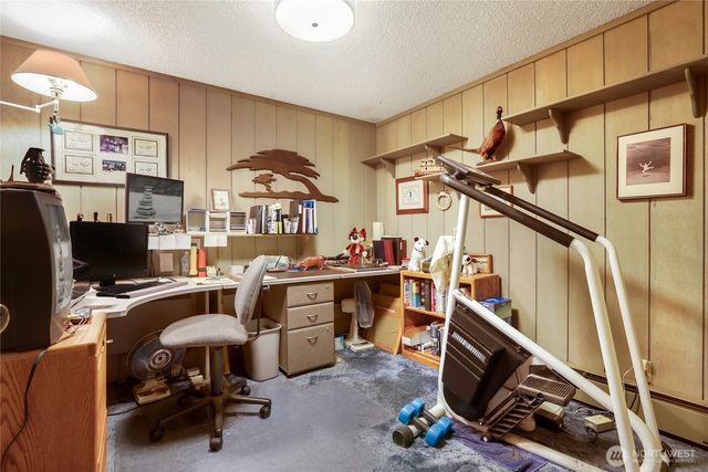 458 Klickitat Drive, La Conner, WA 98257