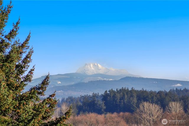 458 Klickitat Drive, La Conner, WA 98257