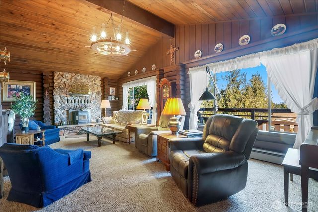 458 Klickitat Drive, La Conner, WA 98257