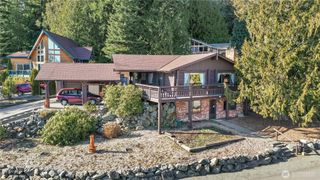 458 Klickitat Drive, La Conner, WA 98257