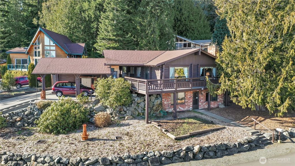 458 Klickitat Drive, La Conner, WA 98257