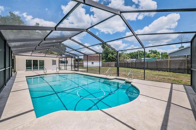 712 CAMELLIA COURT, Seffner, FL 33584