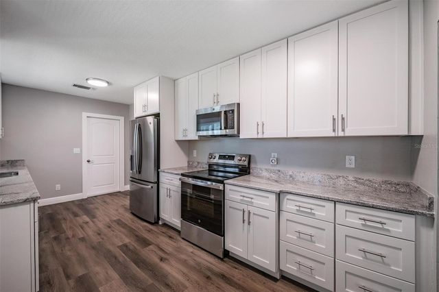 712 CAMELLIA COURT, Seffner, FL 33584