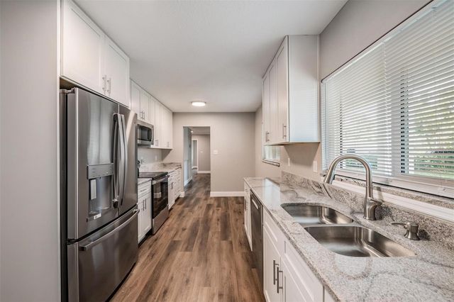712 CAMELLIA COURT, Seffner, FL 33584