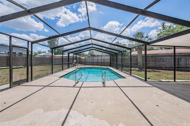 712 CAMELLIA COURT, Seffner, FL 33584
