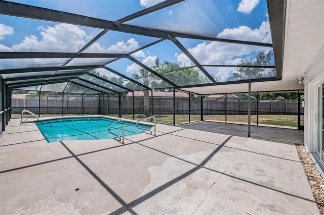 712 CAMELLIA COURT, Seffner, FL 33584