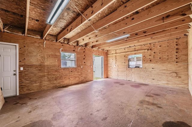 712 CAMELLIA COURT, Seffner, FL 33584