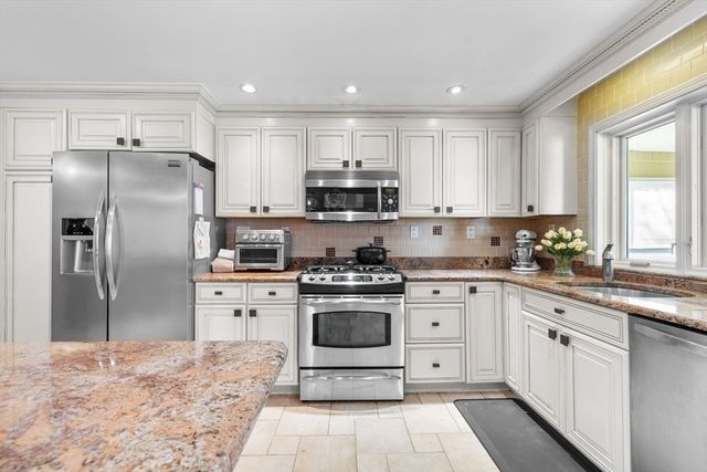 50 Stevens St, Revere, MA 02151