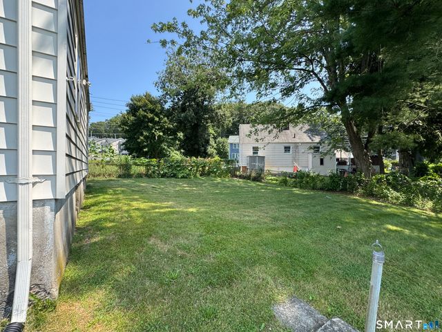 6 Norwell Street, West Haven, CT 06516