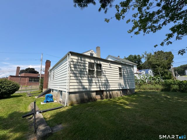 6 Norwell Street, West Haven, CT 06516