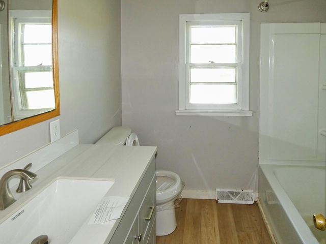 4534 E Britain Avenue, Benton Harbor, MI 49022