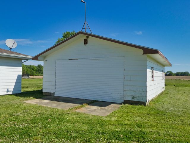 4534 E Britain Avenue, Benton Harbor, MI 49022