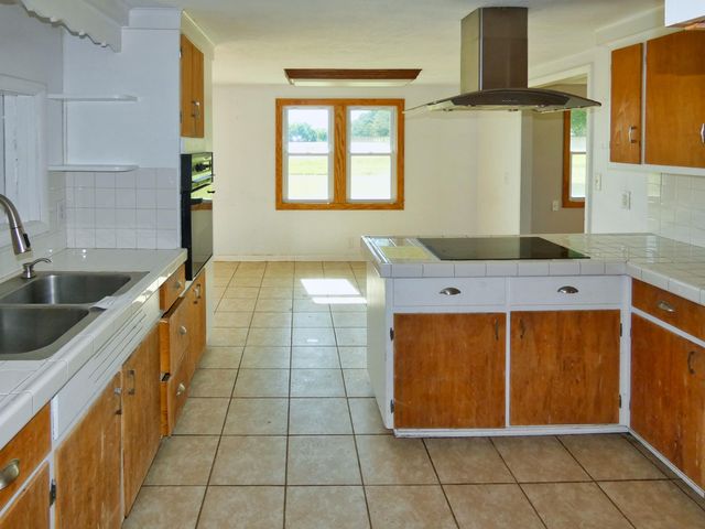 4534 E Britain Avenue, Benton Harbor, MI 49022