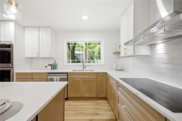 4506 W 93rd Terrace, Prairie Village, KS 66207