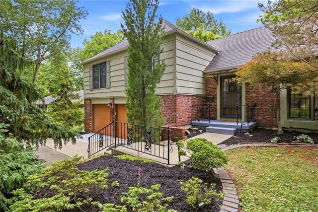 4506 W 93rd Terrace, Prairie Village, KS 66207