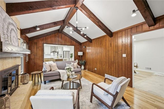 4506 W 93rd Terrace, Prairie Village, KS 66207