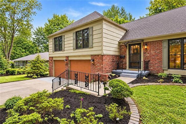 4506 W 93rd Terrace, Prairie Village, KS 66207