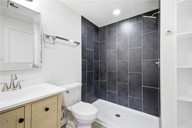 4506 W 93rd Terrace, Prairie Village, KS 66207