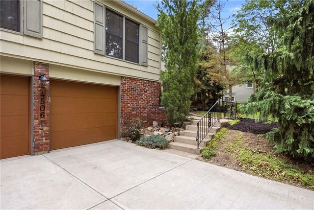 4506 W 93rd Terrace, Prairie Village, KS 66207
