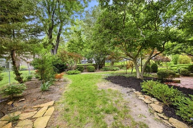 4506 W 93rd Terrace, Prairie Village, KS 66207