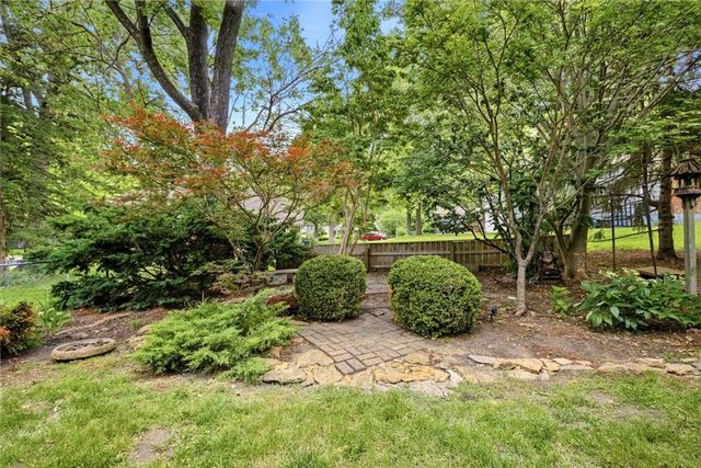 4506 W 93rd Terrace, Prairie Village, KS 66207