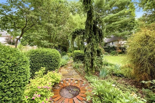 4506 W 93rd Terrace, Prairie Village, KS 66207