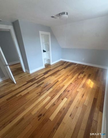 7 Armstrong Place, Bridgeport, CT 06608
