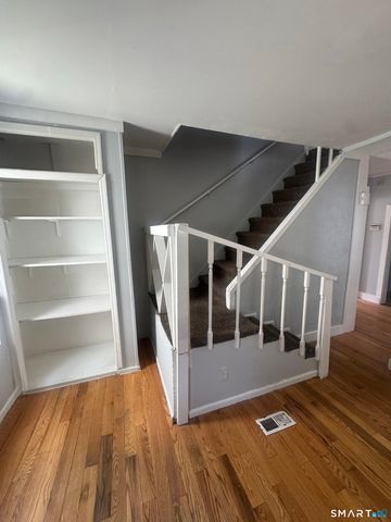 7 Armstrong Place, Bridgeport, CT 06608