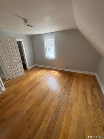 7 Armstrong Place, Bridgeport, CT 06608